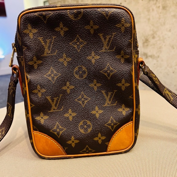 Guaranteed Authentic Amazon - Picture 14 of 16